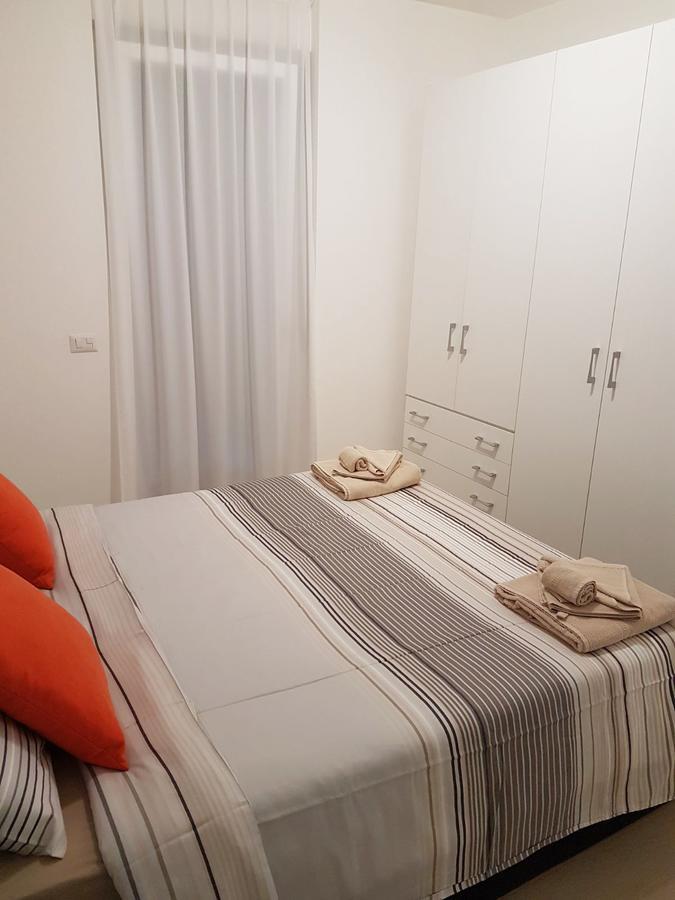 Baia Blu - Luxury Apartments With Pool 크레미아 외부 사진